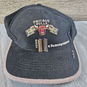 Logo 7 NBA Chicago Bulls 1998 Champions Black Strap Closure Cap Hat
